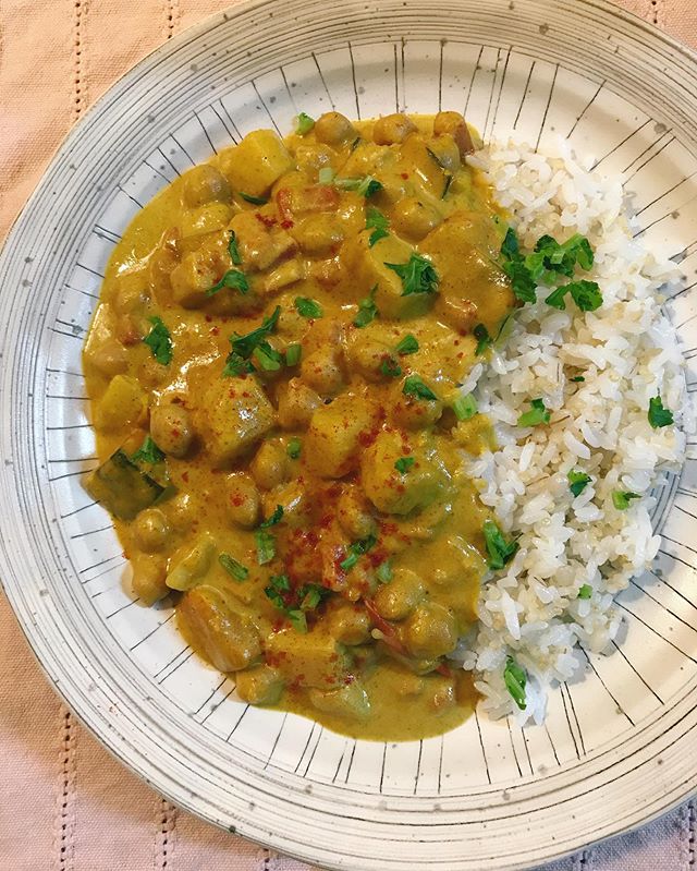 Creamy chickpea coconut curry - Vegan Home Cookings